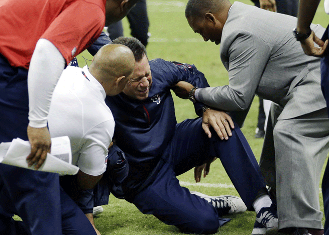 Titans coach Gary Kubiak collapsed after suffering a mini-stroke at halftime of a game on Nov. 3.