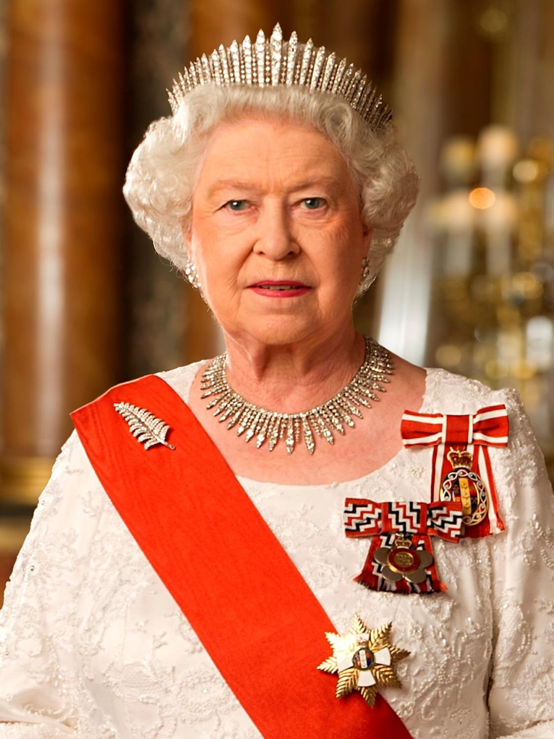Handing Over the Throne: The Story Behind Queen Elizabeth II's Reign – The  Roar
