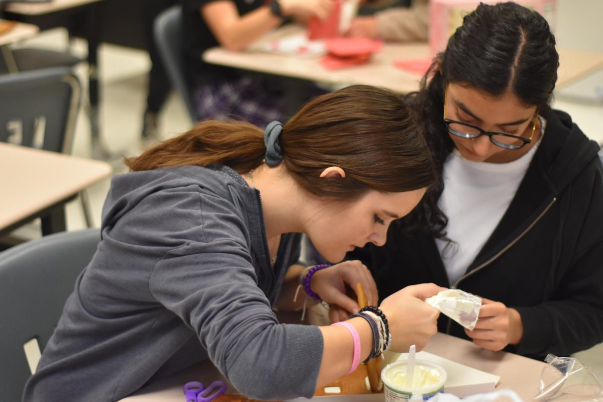 PFHS German students work on gingerbread houses on Dec. 13