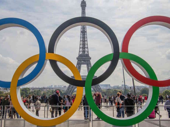 Olympic rings in Paris, 23 September 2017.

More:

 View public domain image source here
